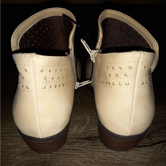 Ladies ANKLE CUT OUT BOOTS SZ 6 - Picture 7 of 10